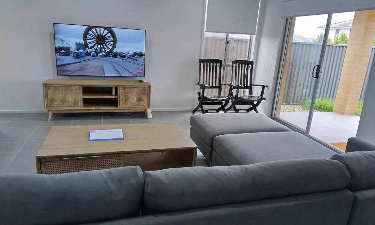 Gregory Hills House | Homey Holiday House