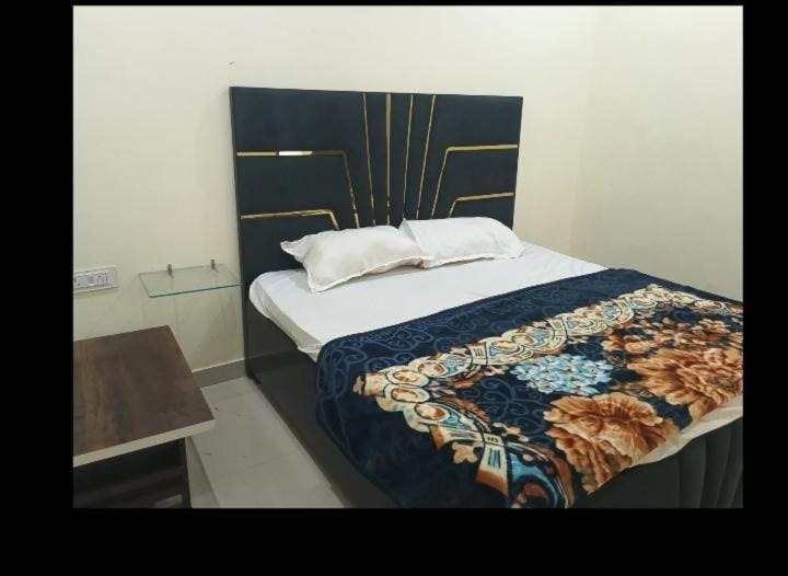 Gwalior House | Hotel 007