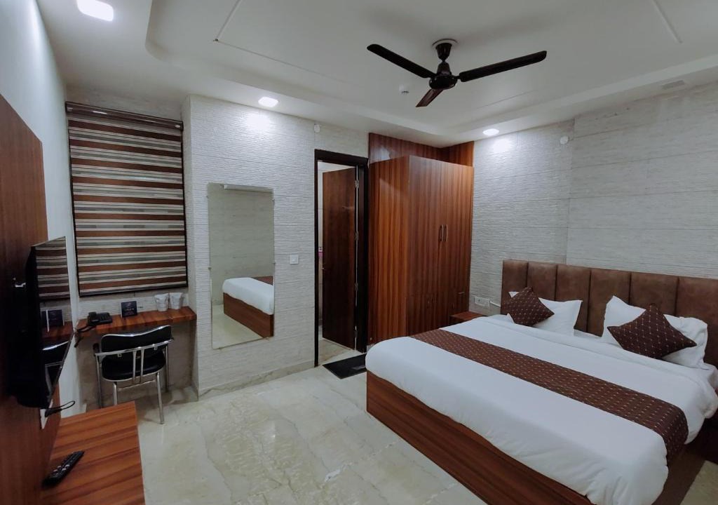 Azadpur Hotel | Hotel 24 STAR INN