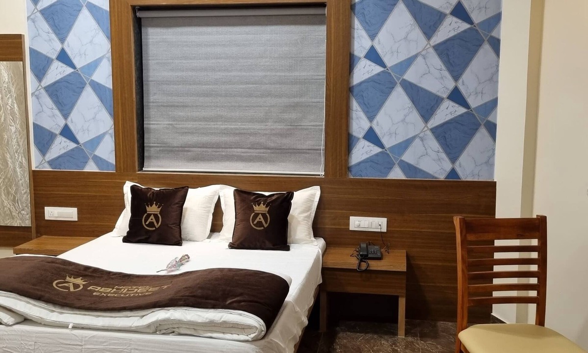 Barsi Hotel | HOTEL ABHIJEET EXECUTIVE
