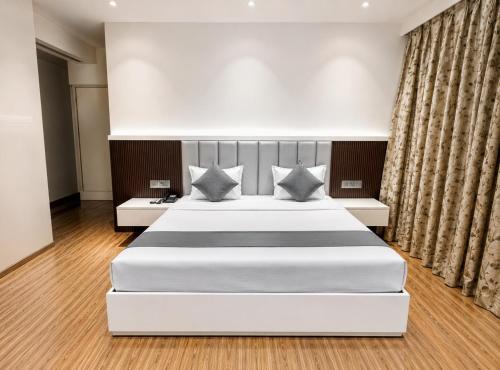 Noida House | Hotel Amarpali Stay