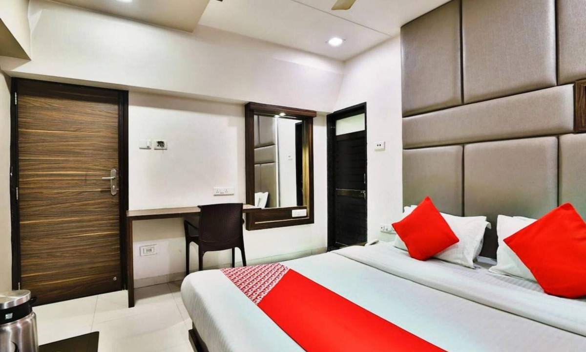 Sayajiganj Hotel | Hotel Amber