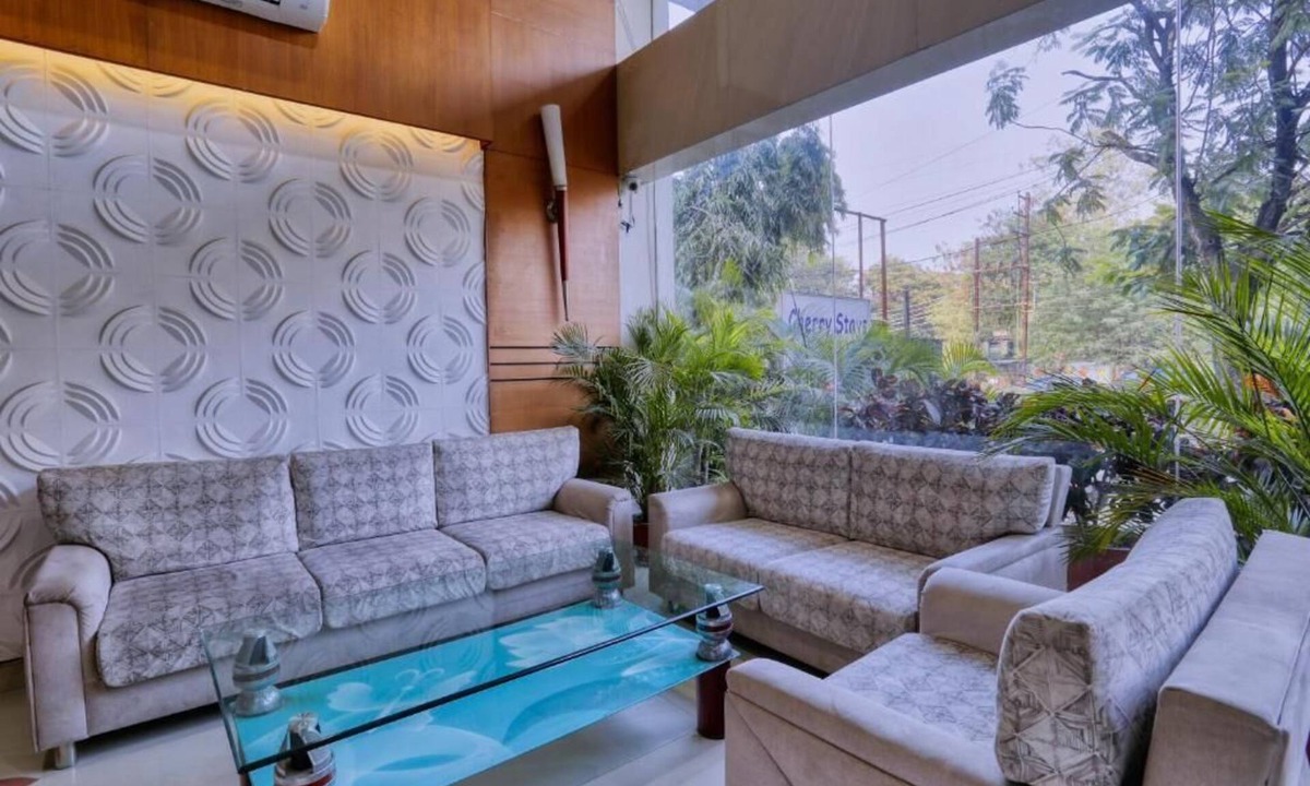 South Tukoganj Hotel | Hotel Amrit Residency