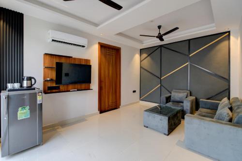 Sushant Lok Hotel | Hotel Aura Homes 1 BHK Near Golf Course Road Gurgaon