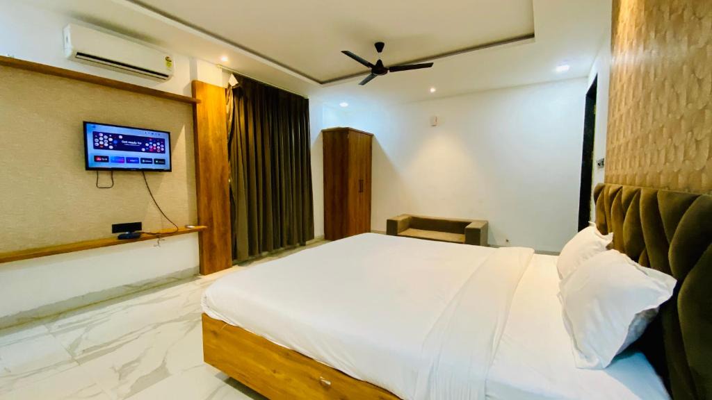 Rau Hotel | Hotel Awadh