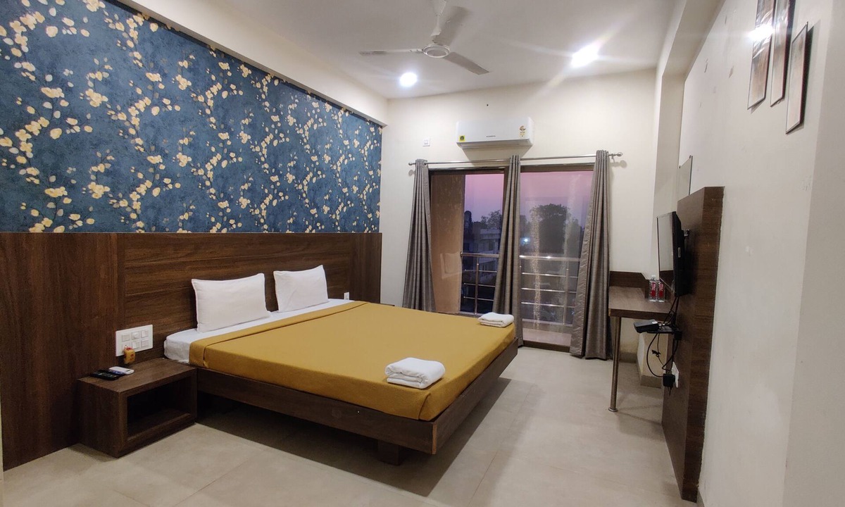 Jalna Hotel | Hotel Balaji Comforts