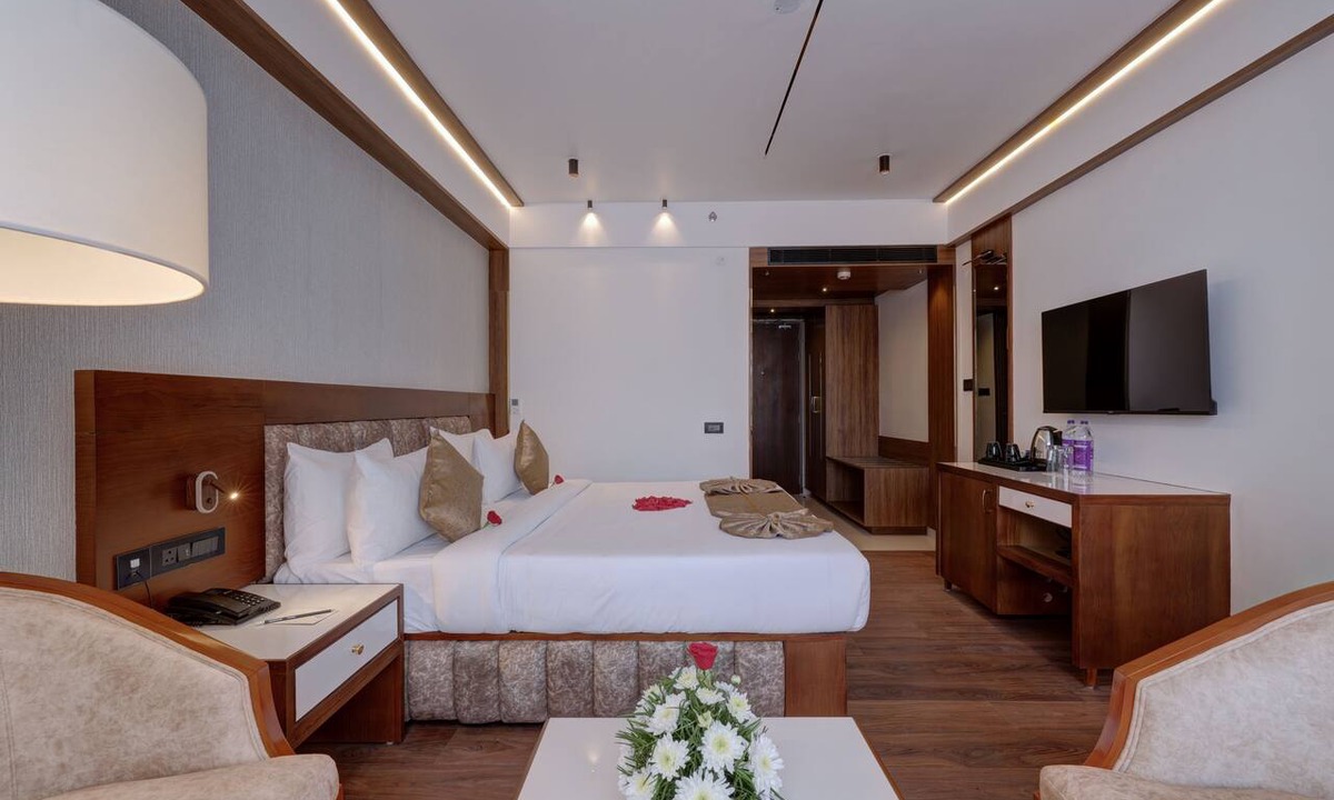 Thampanoor Hotel | Hotel Cordial Sopanam