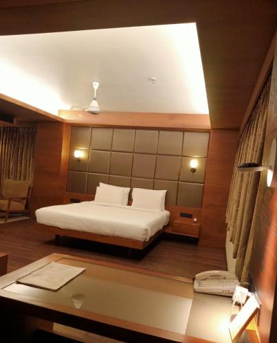 Navrangpura Hotel | Hotel Cosmopolitan