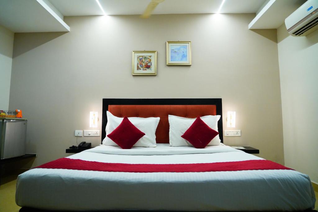 Kondapur Hotel | Hotel Delphi Grand Hyderabad - Hi-Tech City, Perfect for Business & Comfort