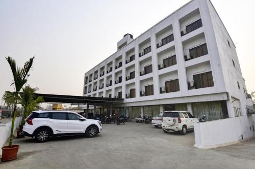 Panvel Hotel | Hotel Devanshi & Banquets by Classy Stay