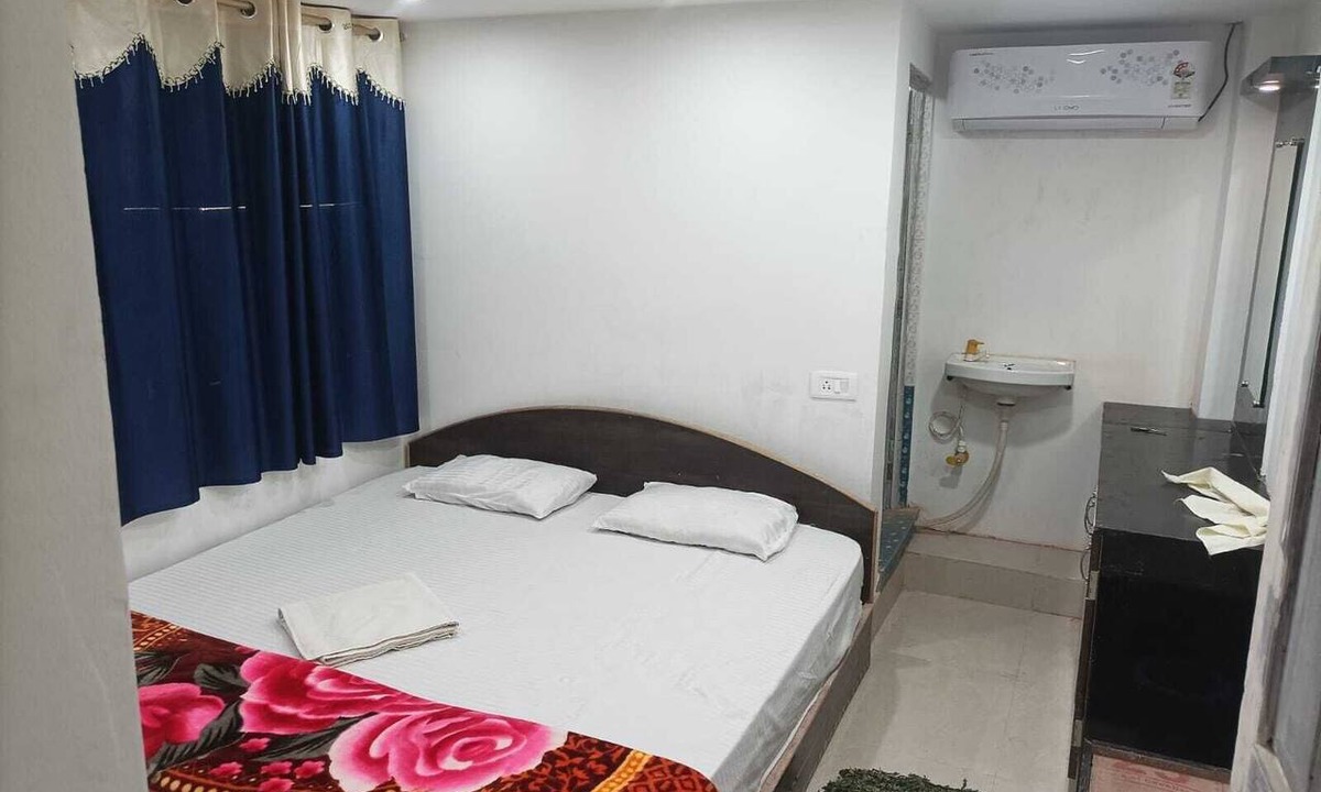 Raxaul Hotel | Hotel Dharam Mukti