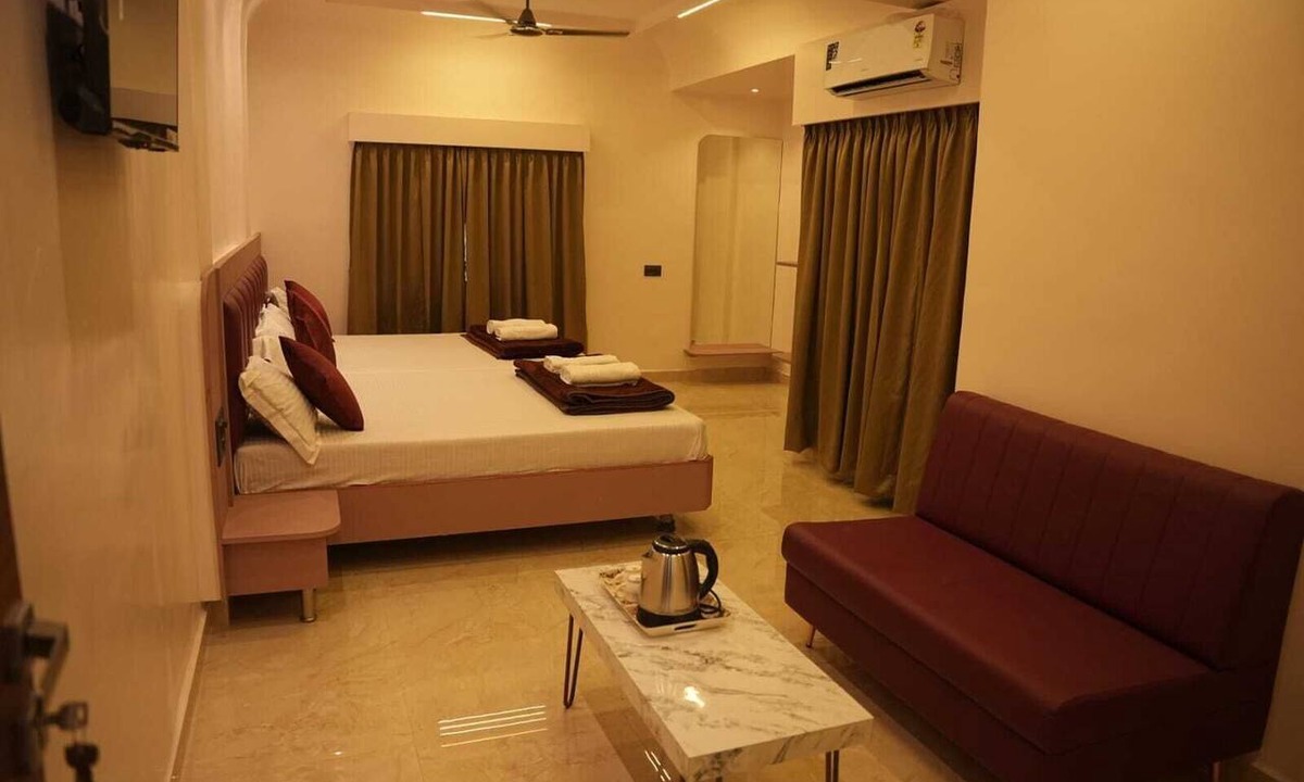 Shirdi Hotel | Hotel Dwarka Nilayam