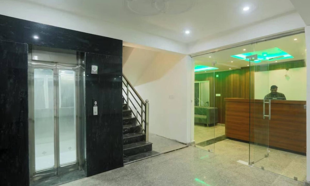 Faizabad Hotel | Hotel Dwarkadhish Plaza
