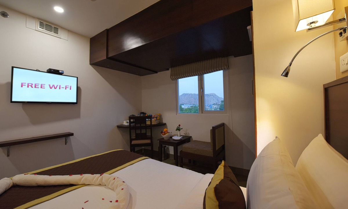 Sindhi Camp Hotel | Hotel Gandharva - A Green Hotel