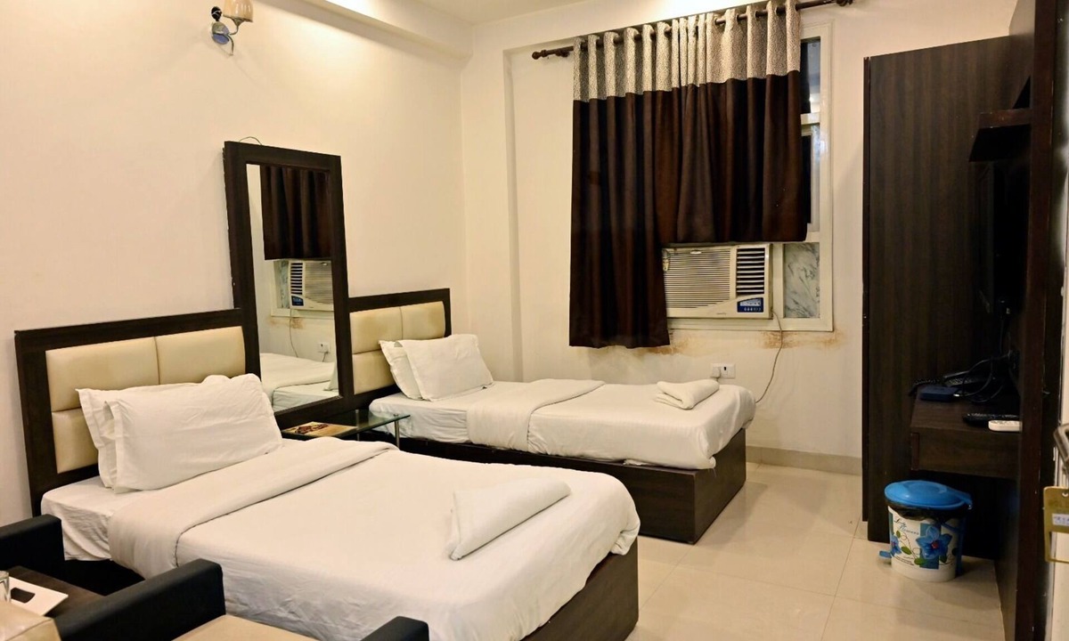 Charbagh Hotel | Hotel Golden Sky