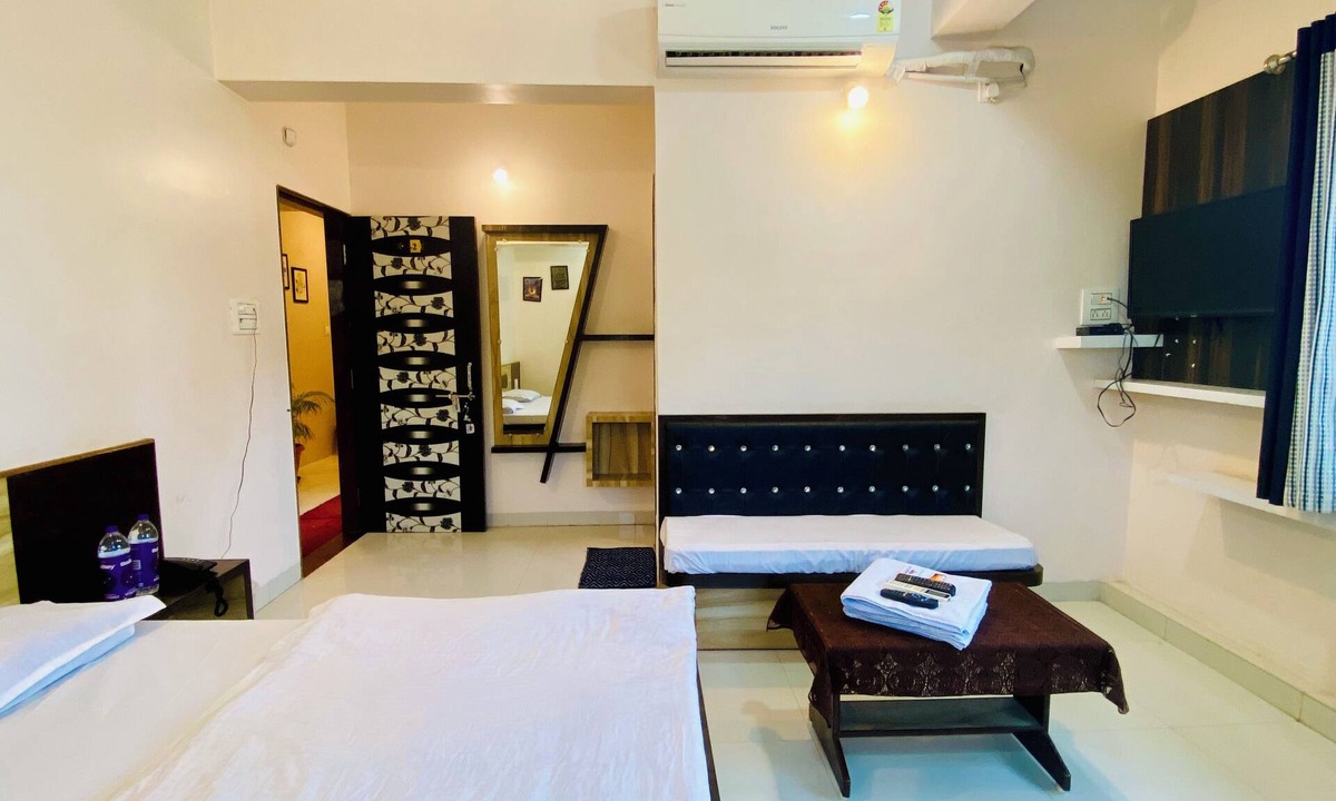 Omkareshwar Hotel | Hotel Gurukripa Inn