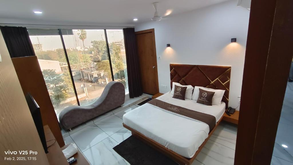 Surat Hotel | Hotel Infinity In