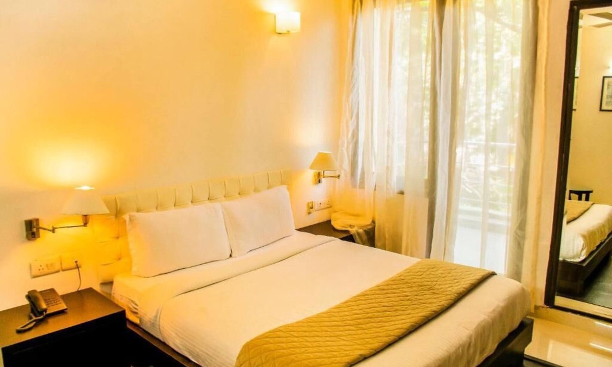 Indirapuram Hotel | Hotel IP Swarn Near Anand Vihar Vaishali
