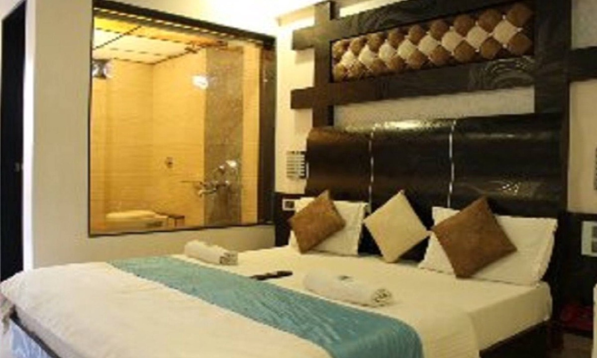 Mahabaleshwar Hotel | Hotel J Excellency