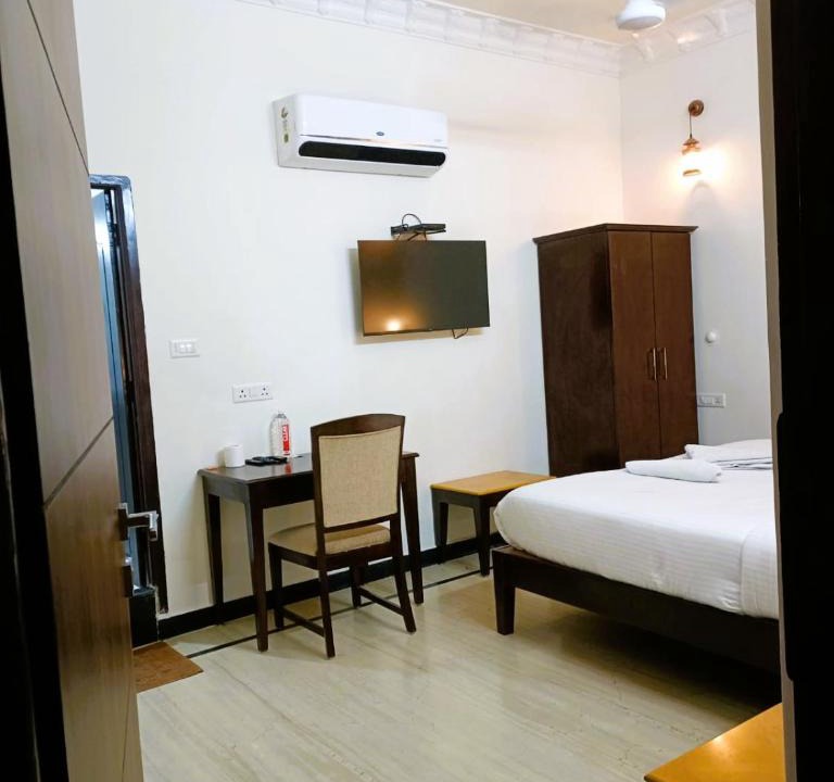 Udaipur City Centre Hotel | Hotel Jheel Mahal near City Palace