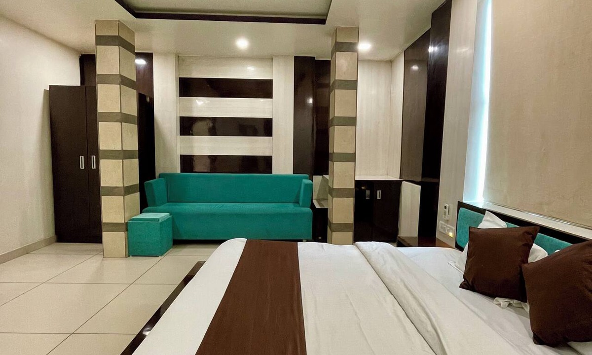 Bhopal Hotel | Hotel Komal Palace