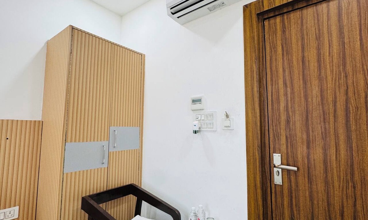 Allahabad Hotel | Hotel Krishna Continental