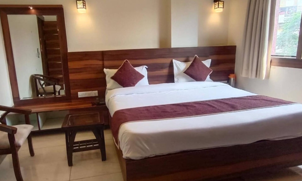 Sikandra Hotel | HOTEL KRISHNA PARADISE