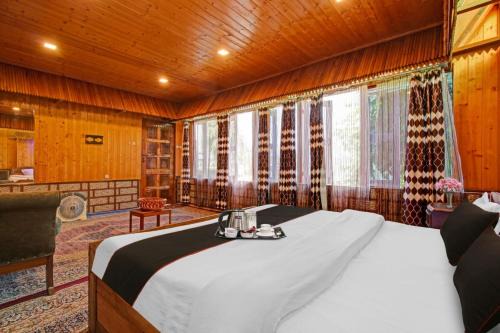 Dal Lake Hotel | Hotel Lake Side