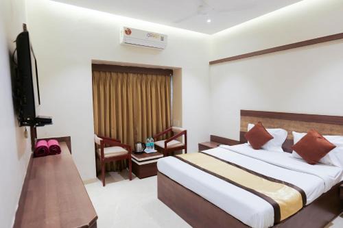 Shirdi Hotel | Hotel Laxmibai Palace- Only 300 miter from Sai Baba Temple!