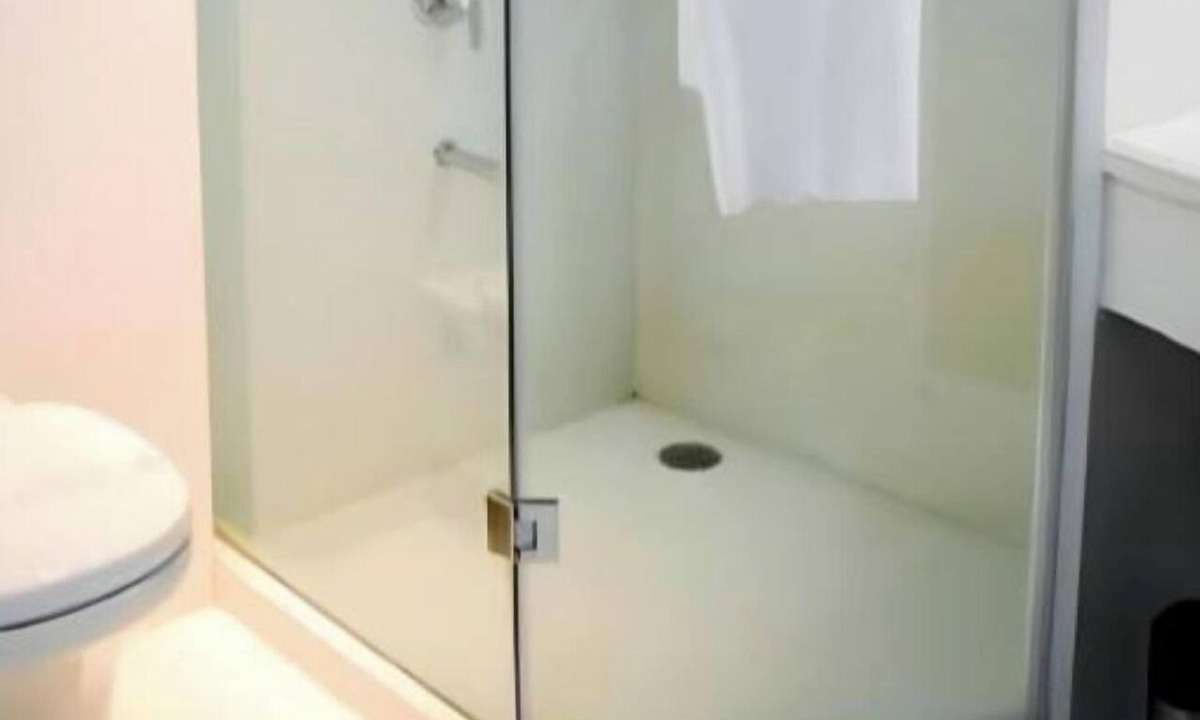 Gomti Nagar Hotel | Hotel Lineage