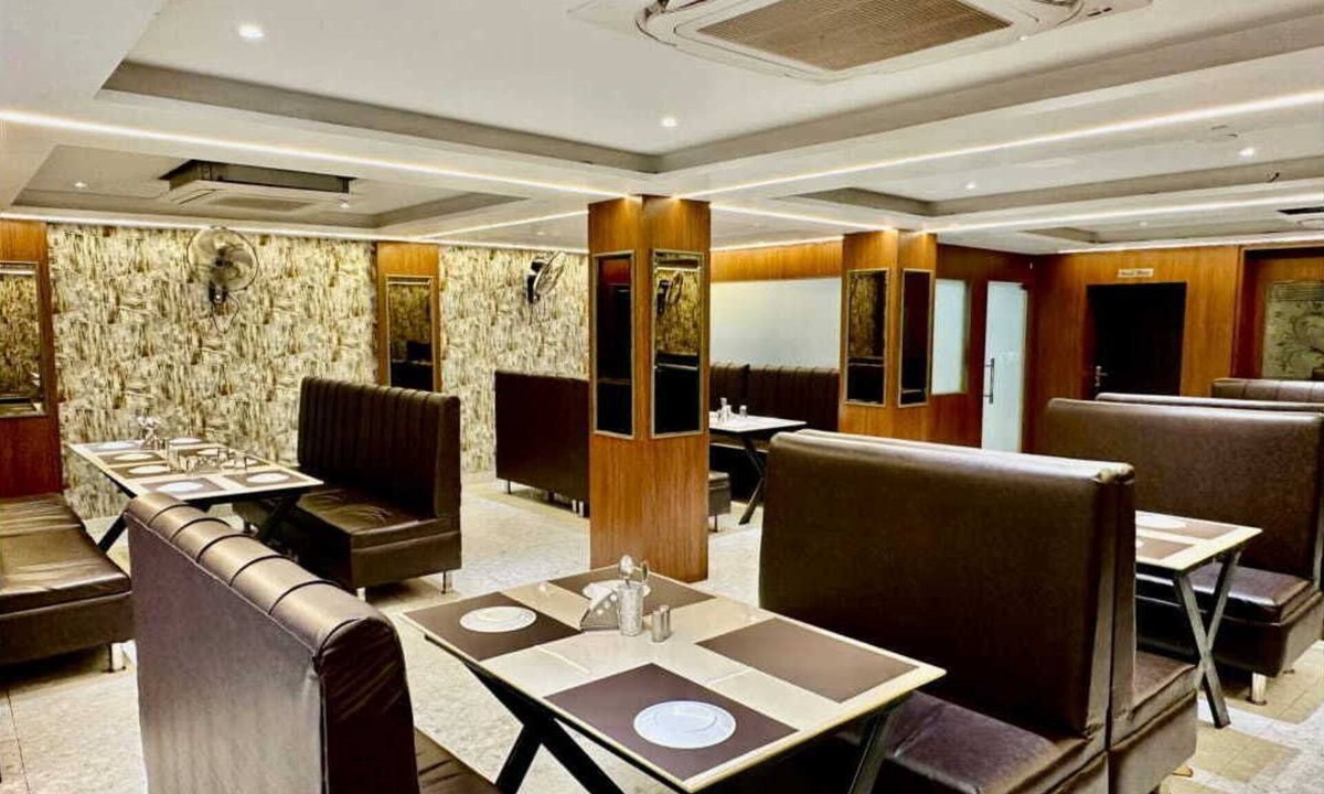 Varanasi Hotel | Hotel M K Grand