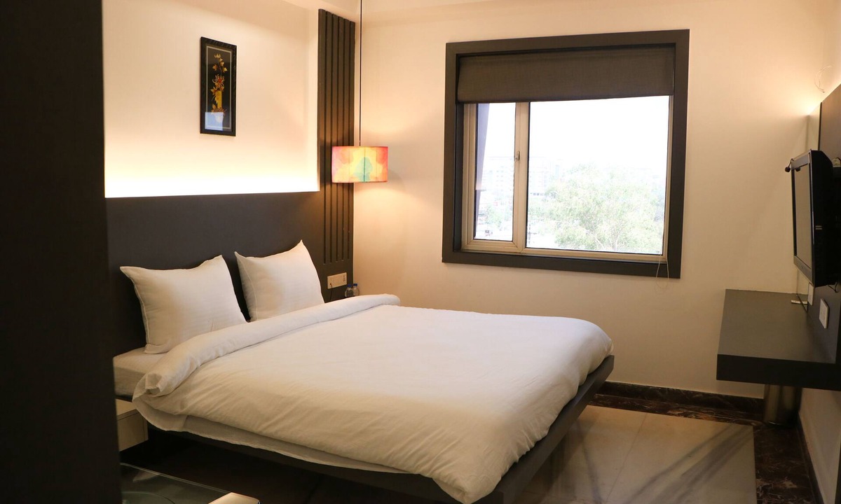 Kota Hotel | Hotel Madhushree