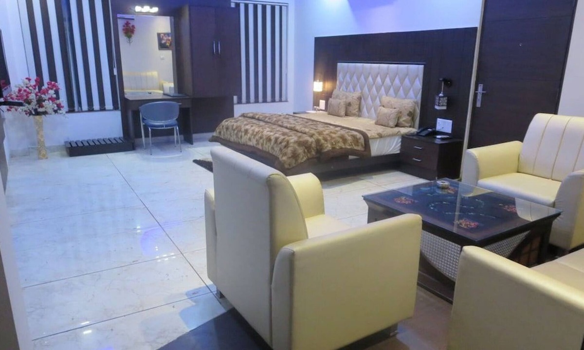 Dhanauli Hotel | Hotel Madhushrie Agra