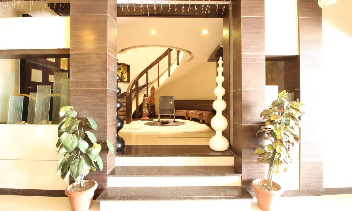 Raipur Hotel | Hotel Meera