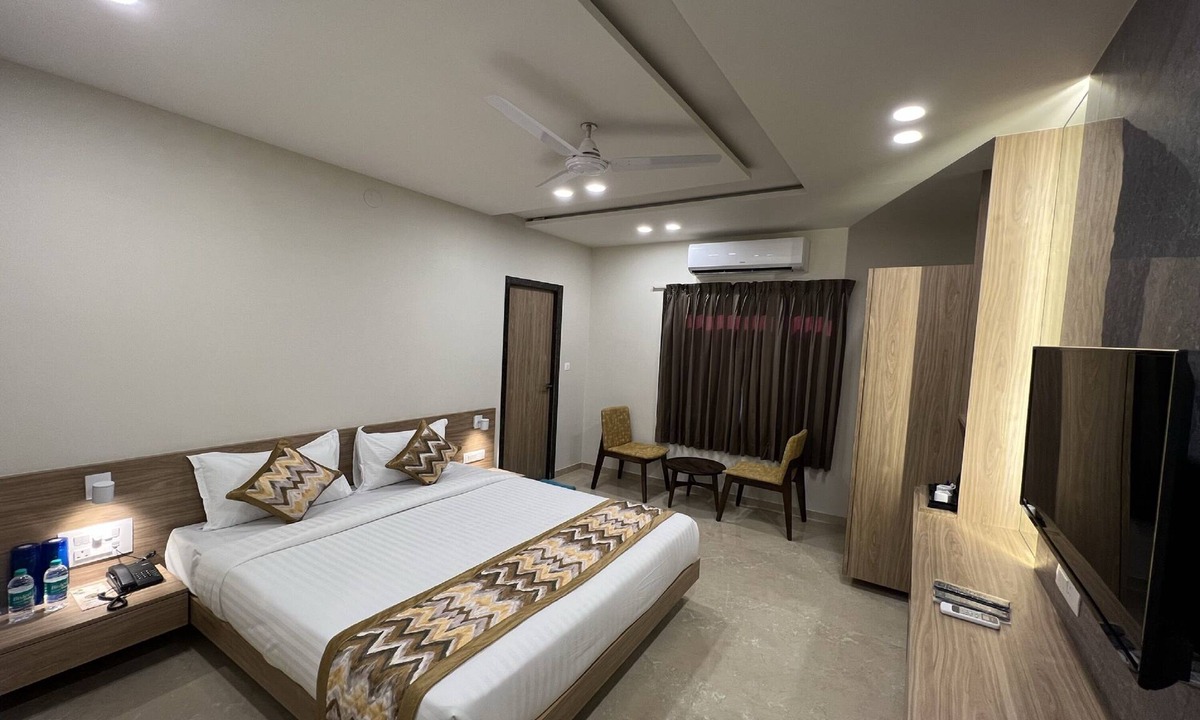 Nathdwara Hotel | Hotel Natham By Vrinda