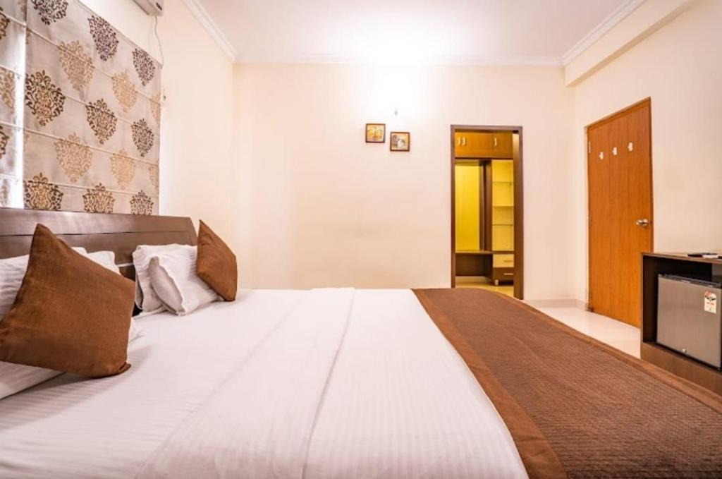 Hyderabad Hotel | HOTEL new MYTHRI INN