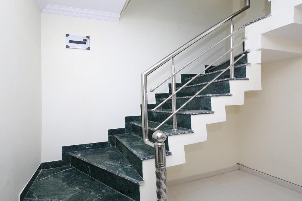 Jabalpur Hotel | Hotel O Atithi Home Stay