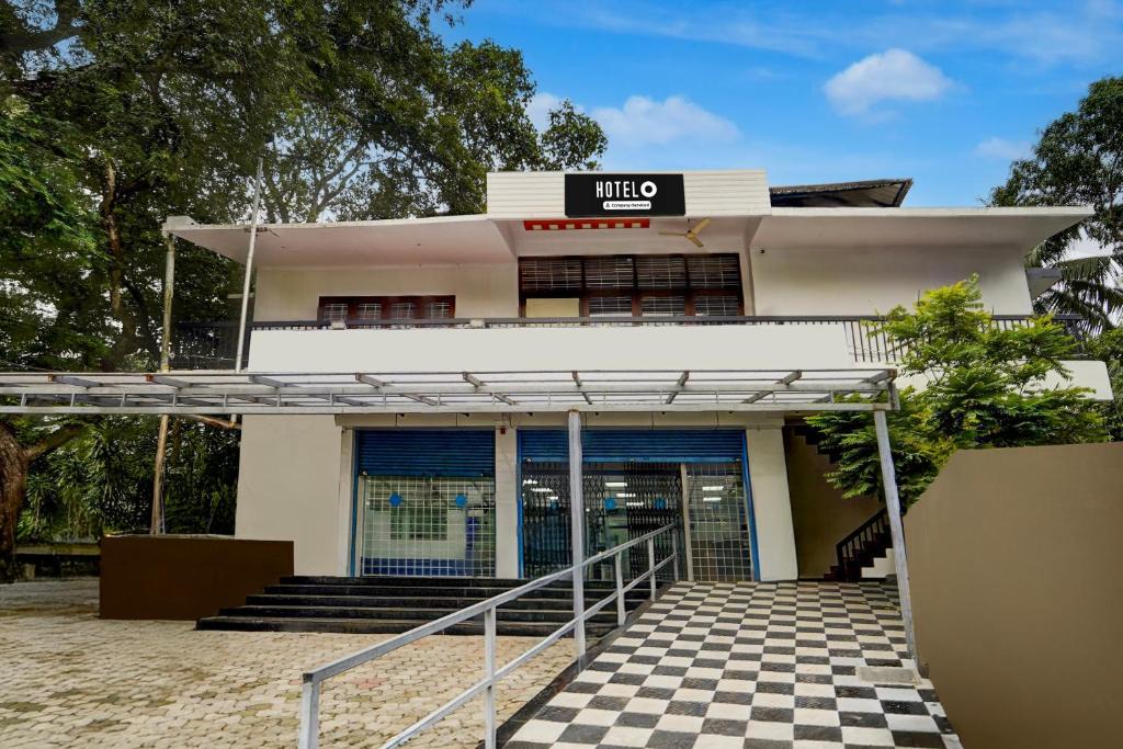 Neyyattinkara Hotel | Hotel O CSIR Pappanamcode Formerly Ambadi Guest House