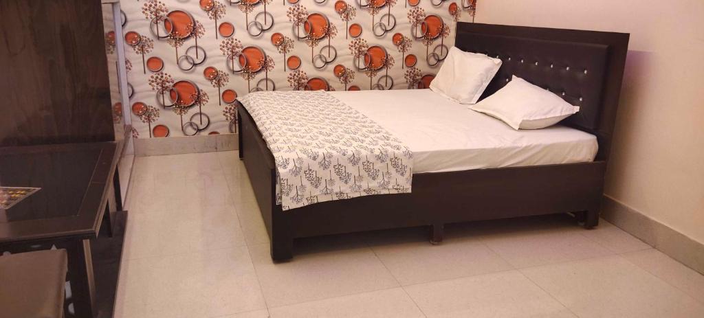 Faizabad House | Hotel O Home Shree Narayana Homestay