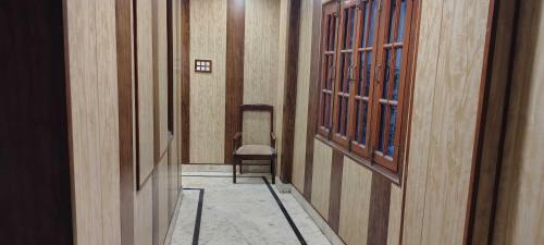 Lucknow Hotel | Hotel O HOTE V-SQUARE