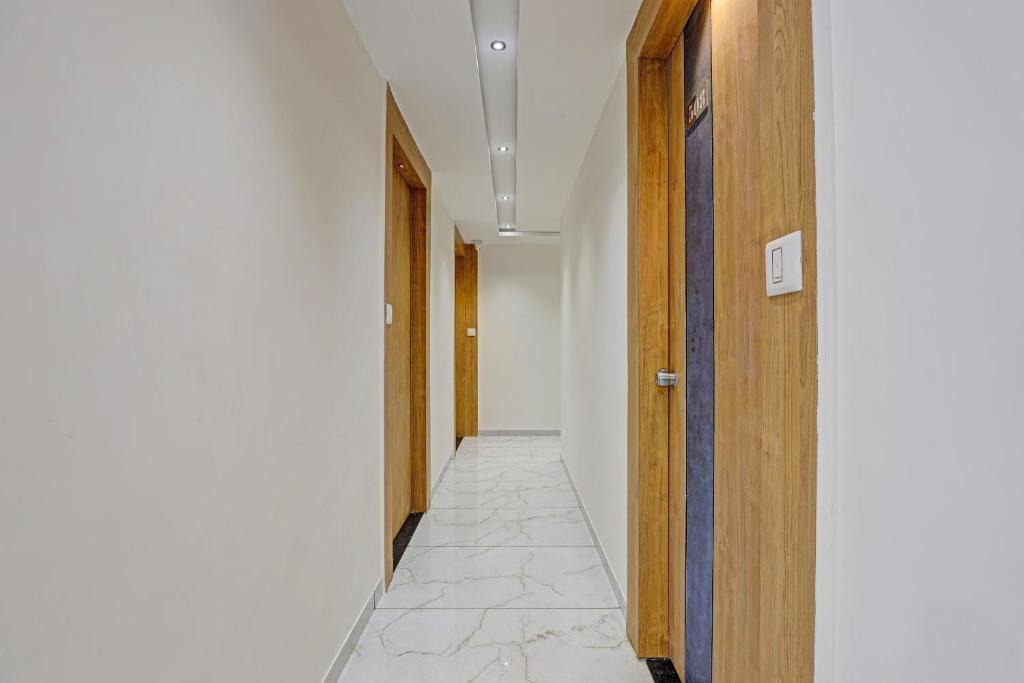 Thaltej Hotel | Hotel O Max Inn