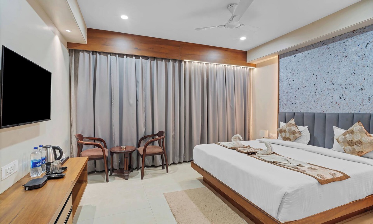 Bhopal Hotel | HOTEL OCEAN BREEZE