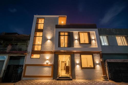 Bhopal Hotel | Hotel Pari Stay Near AIIMS Hospital Bhopal