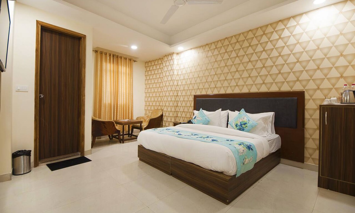 Mahipalpur Hotel | Hotel Perfectionist by Kelvish Hotel