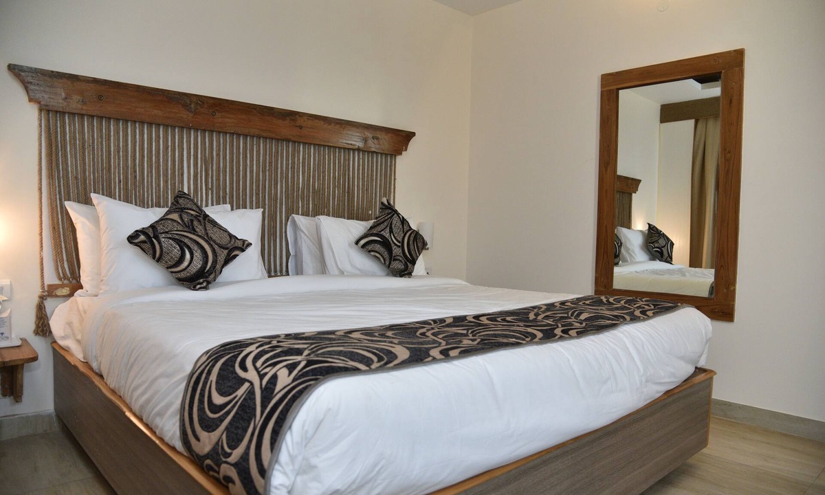 Allahabad Hotel | Hotel Placid