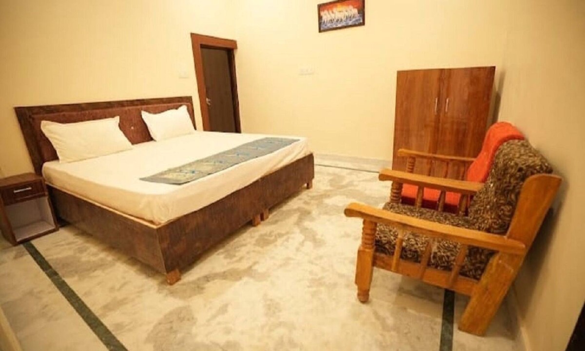 Khajuraho Hotel | Hotel Poorvi Inn