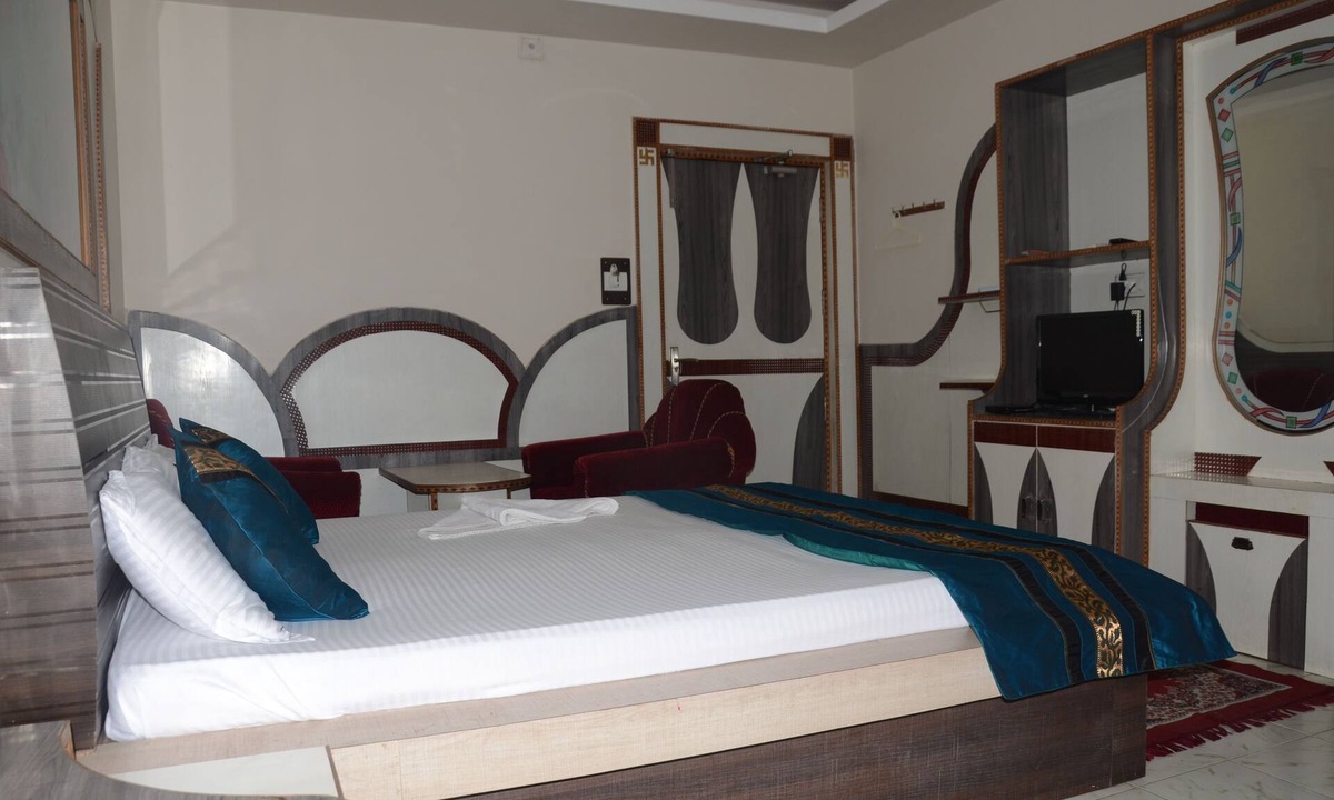 Sambalpur Bed & Breakfast | Hotel Pramod
