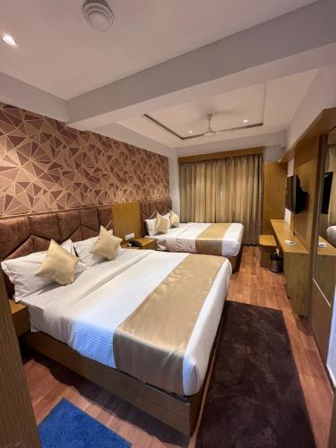 Navrangpura Hotel | Hotel Privilln