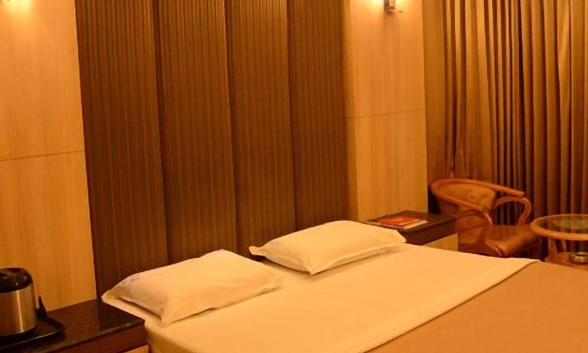 Gopalapuram Hotel | Hotel Raamus