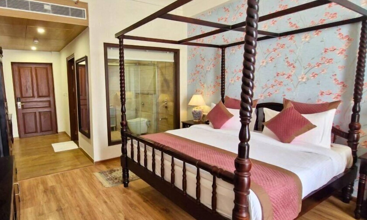 Orchha Hotel | Hotel Raj Vilas The Palace